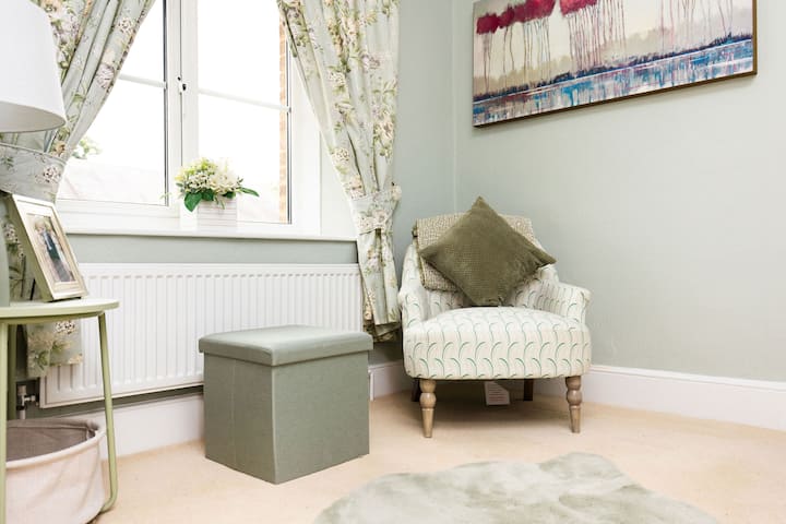 Seashore Twin Room
Corfe Taunton - Taunton