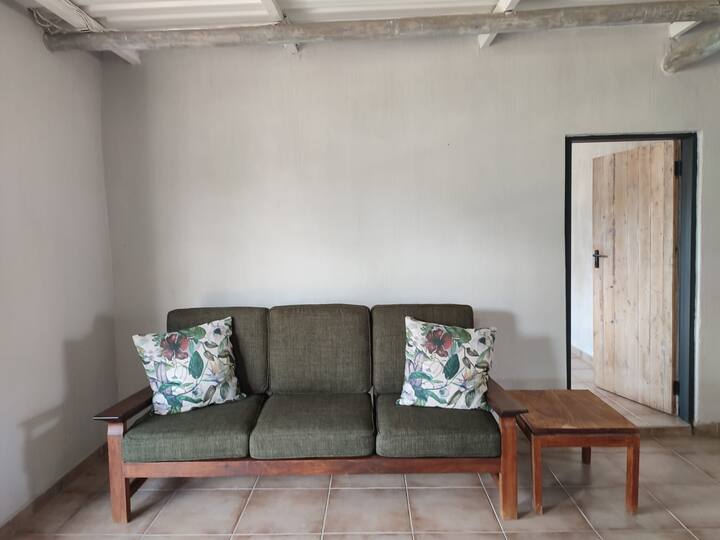 Ya Bana Village Guesthouse 3br In A Unique Setting - Soshanguve