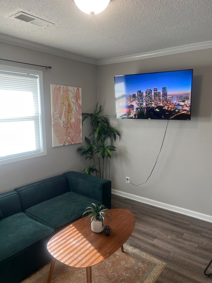 317 Green House 4 Min To Downtown | 9 Min To Wf - Winston-Salem, NC