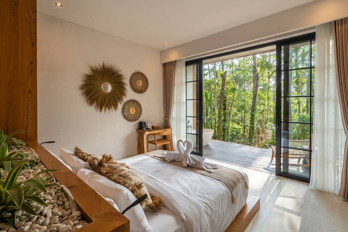 The shared pool and garden at Fire Fly Bali Villa