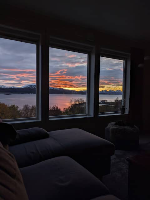 Popular Airbnb listing: Sunny home with panoramic views in Sortland