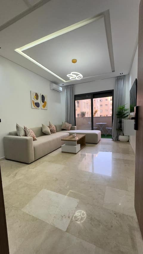 Successful Airbnb property: Elegant studio with pool, balcony & comfort in Arrondissement De Ménara مقاطعة المنارة