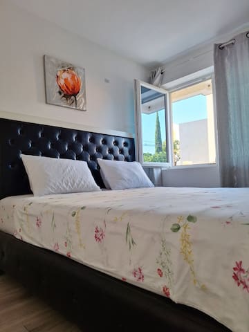 Listing in Kotor-Tivat