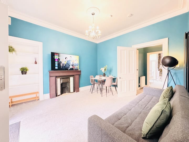 City Centre Escape With Private Garden - Edinburgh