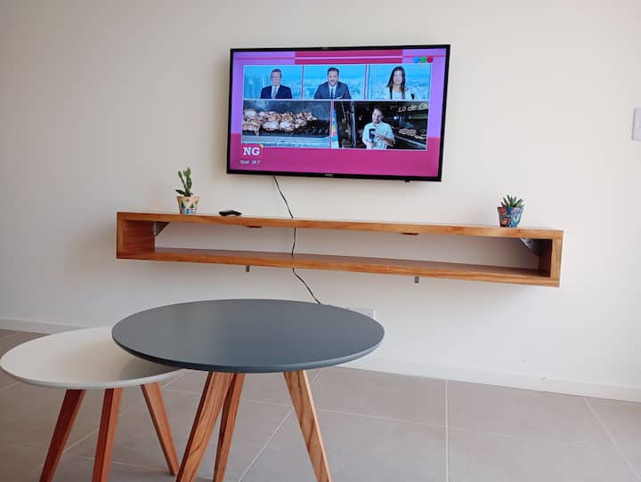 One-bedroom apartment with balcony in Monserrat