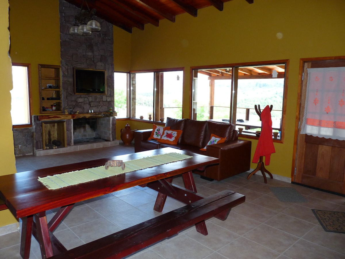 Propiedad de Airbnb exitosa: Terrazas al Champaqui + Complex en Villa Yacanto De Calamuchita