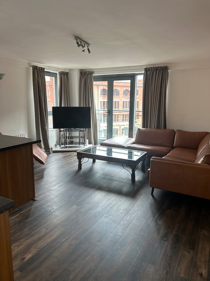 Large Prime City Apartment - Belfast