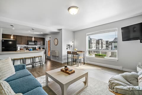 Top Airbnb: *NEW* Cozy 2BR Retreat Near MSU & Downtown in Bozeman / Gallatin County