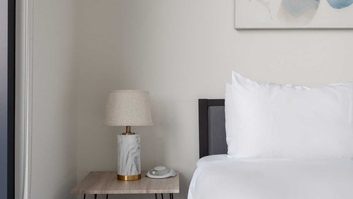 Kasa at The Waller Austin | King 1BD in Austin