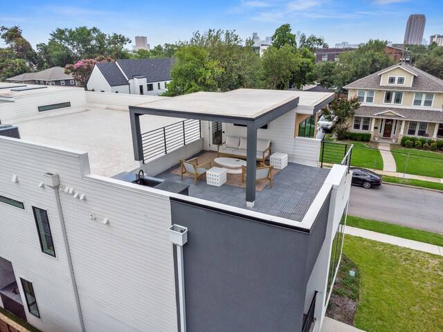 Off-Henderson Lux 4100sqft Estate•Rooftop•Pool/Spa gallery image 4