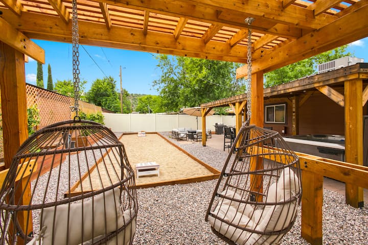 West Sedona Gem | Hot Tub | Walk To Trails & Shops - Sedona, AZ