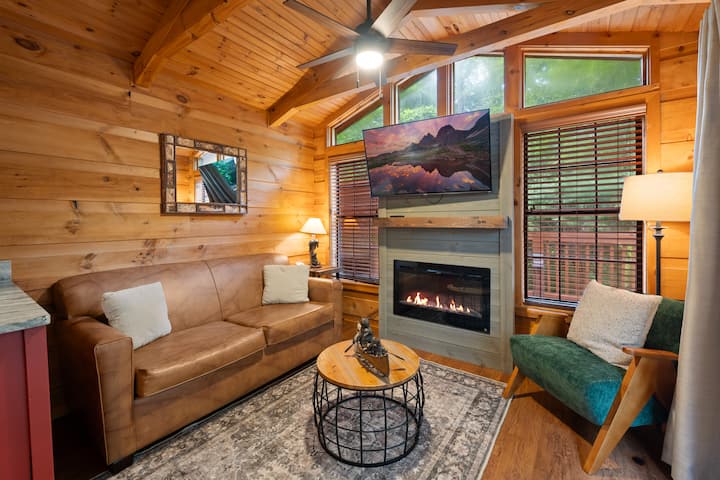 Romantic Stay Among The Pines | Couples Cabin! - Tennessee