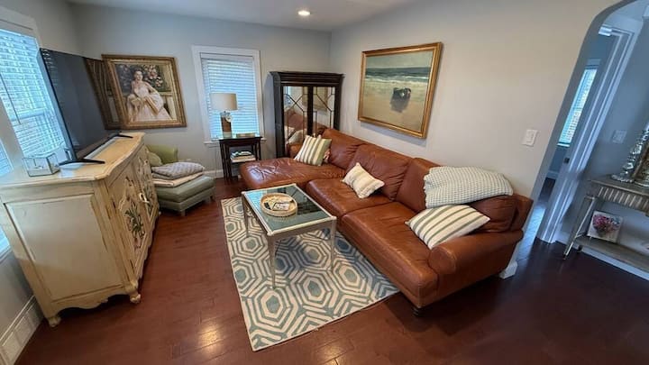 New England Cape
Blissful Escape
A Charming Spot - Beverly, MA