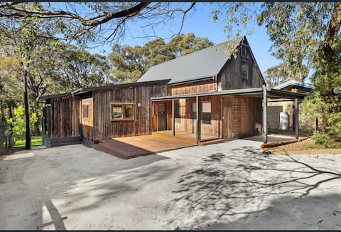 Airey's Inlet Barn House