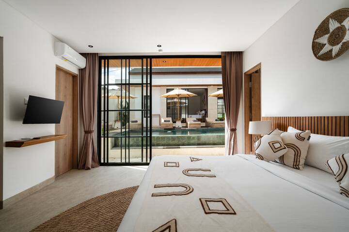 Villa Asmara : 4BR Retreat w/ Pool & Sunken Lounge