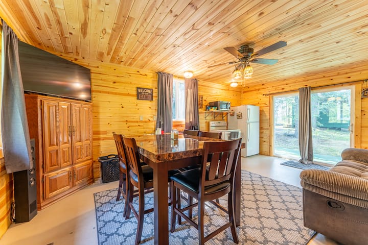 Peaceful, Rustic Cabin Delight - Ely, MN