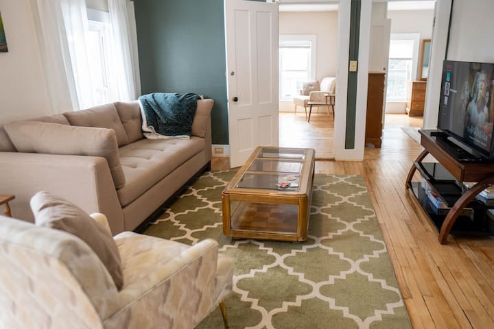 Bright 2br Escape With Office Near Downtown Keene - New Hampshire (State)