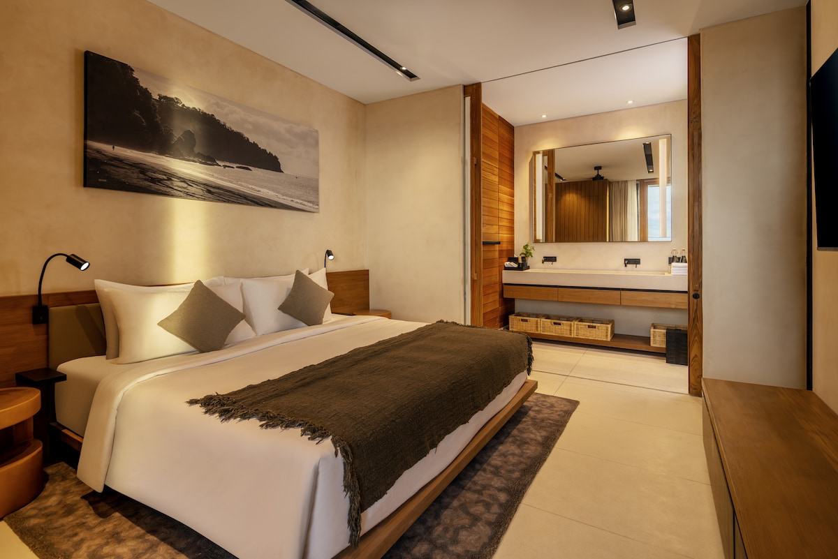 Serviced apartment in Padang Padang Beach · ★5.0 · 1 bedroom · 1 bed · 1 bath, Airbnb-Vergleich