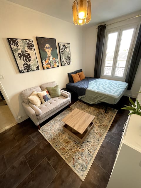 Top Airbnb: Charming studio 2 min from metro M7 in Aubervilliers
