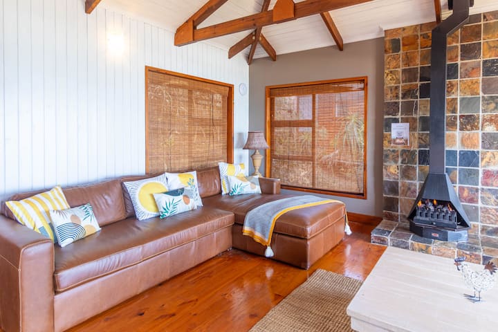 Forest Cabin - Amazing Ocean Views - Sun Loungers - Wilderness