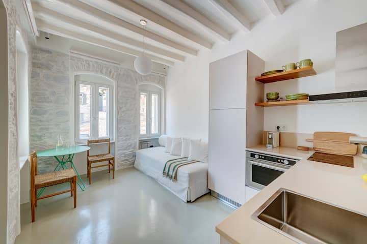 Aplotis Home - Сирос