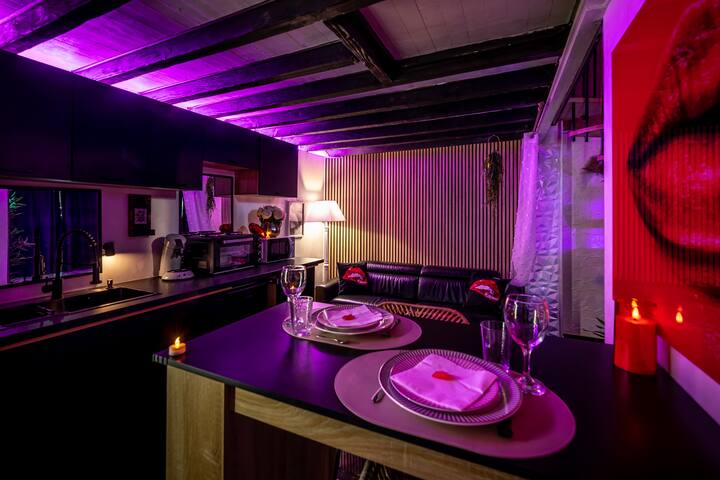 Love Room Avec Jacuzzi Privatif à Perpignan Centre - Perpignan