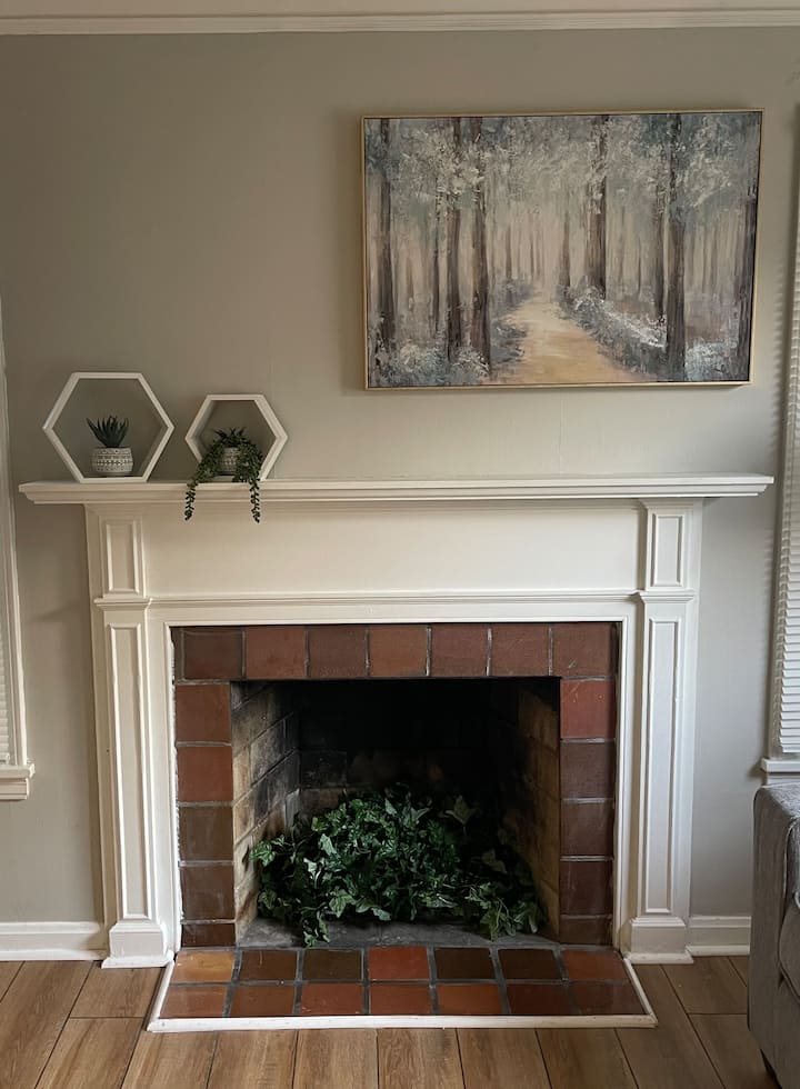 Cozy Getaway Near Hospitals & Universities - Squire's Castle, Willoughby Hills