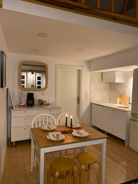 Popular Airbnb listing: Small Stone House in Burhaniye Şarköy Zeytinli Courtyard in Burhaniye