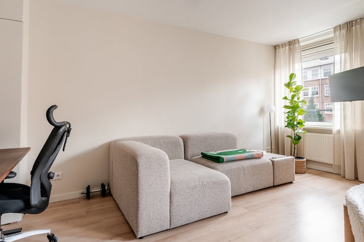 Licht & Modern Appartement In De Baarsjes - Amsterdam