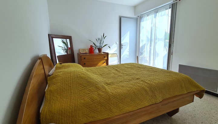 חדר שינה שבעים בקומת הקרקע