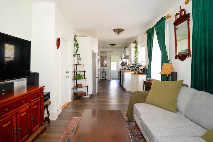 Walk Everywhere | 2 Bedroom House W/ Backyard - Providence