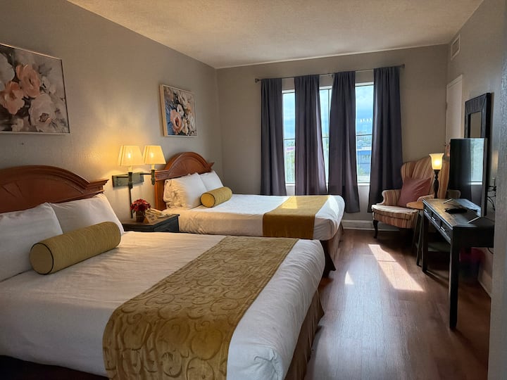 Relaxing Orlando Stay - Orlando, FL