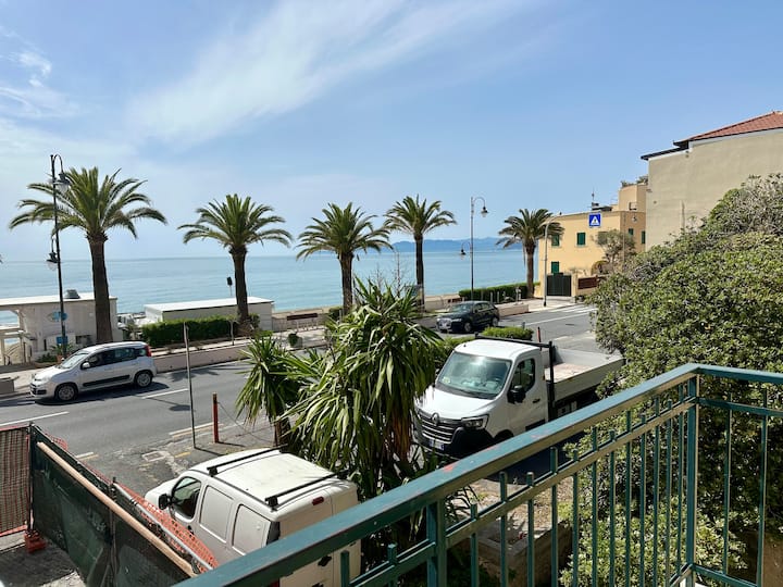 [Solemare] Bilocale Con Balcone Vista Mare - Noli