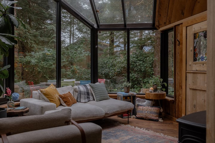 Beachwood Cabin In Tofino Bc - Tofino
