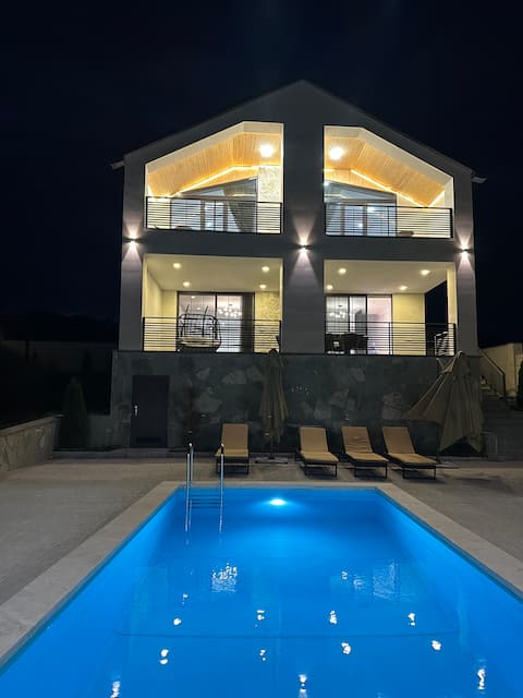 Dilijan Aqualine Villa