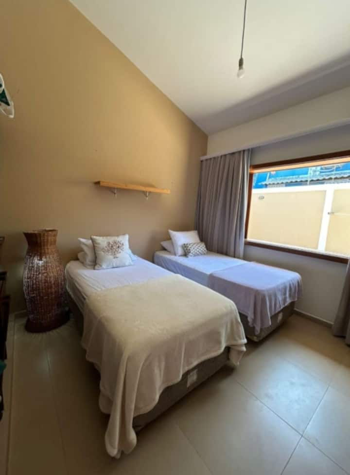 סוויטה עם מיזוג אוויר, ארון ושתי מיטות יחיד נוחות