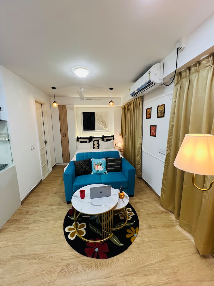 Flyora Studio|near Airport|coffeemaker| Luxe|wifi - Pune