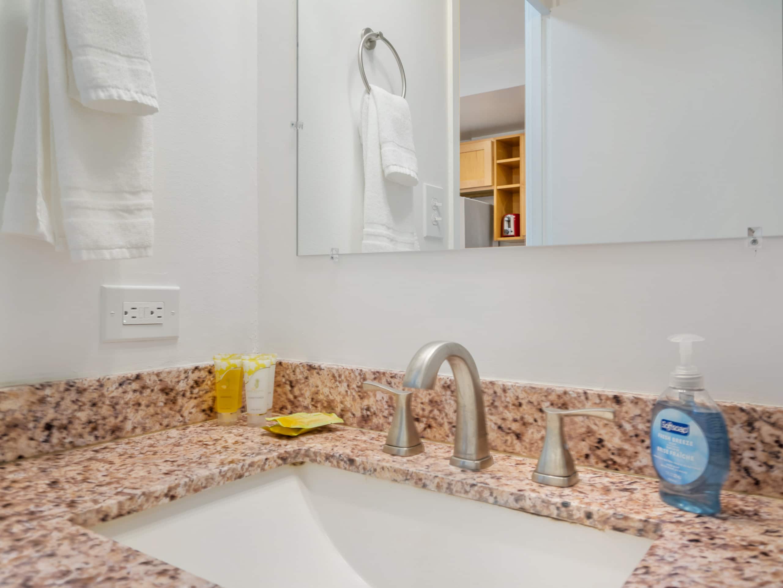 Clean Bright Studio @ Ilikai Marina - Photo 9