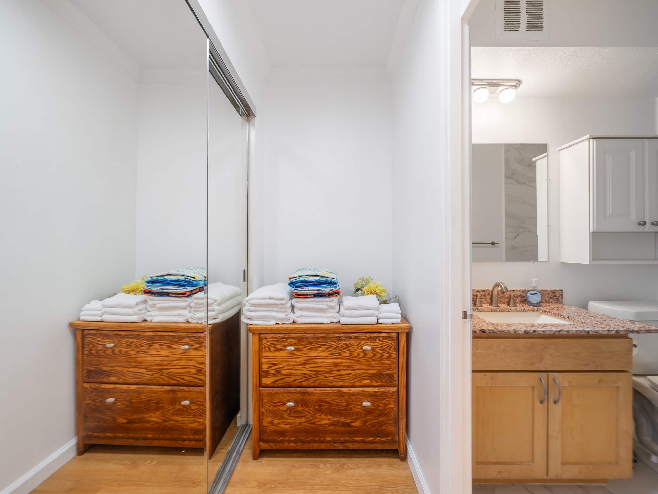 Clean Bright Studio @ Ilikai Marina - Photo 16