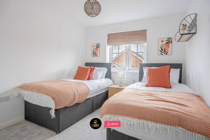 Спална соба од LS2G Кратки сместувања и сместување со дополнителни услуги