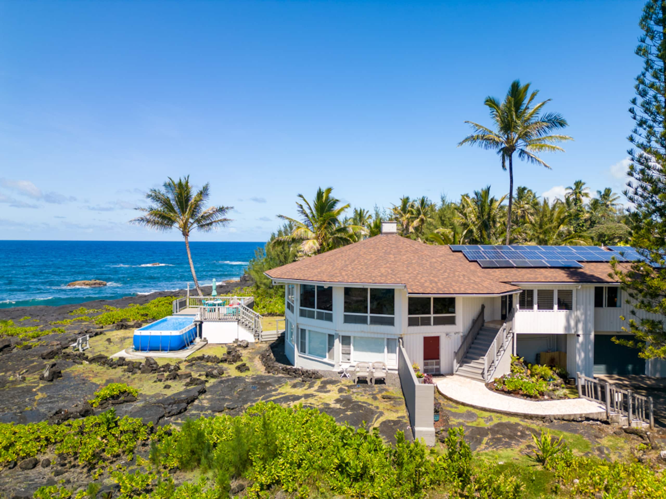 Home in Keaau · ★5.0 · 4 bedrooms · 6 beds · 2 private baths - Image 37