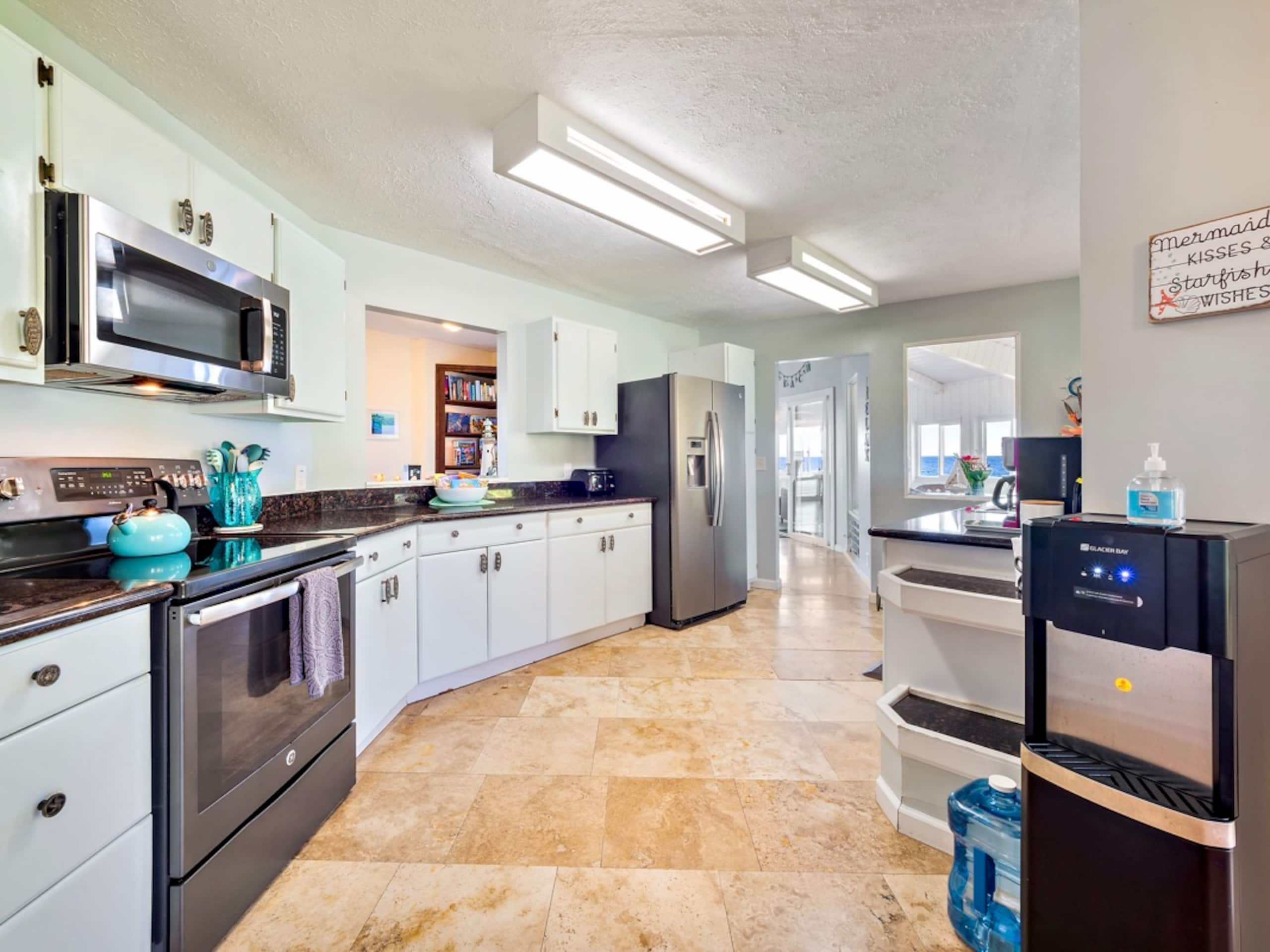 Home in Keaau · ★5.0 · 4 bedrooms · 6 beds · 2 private baths - Image 10