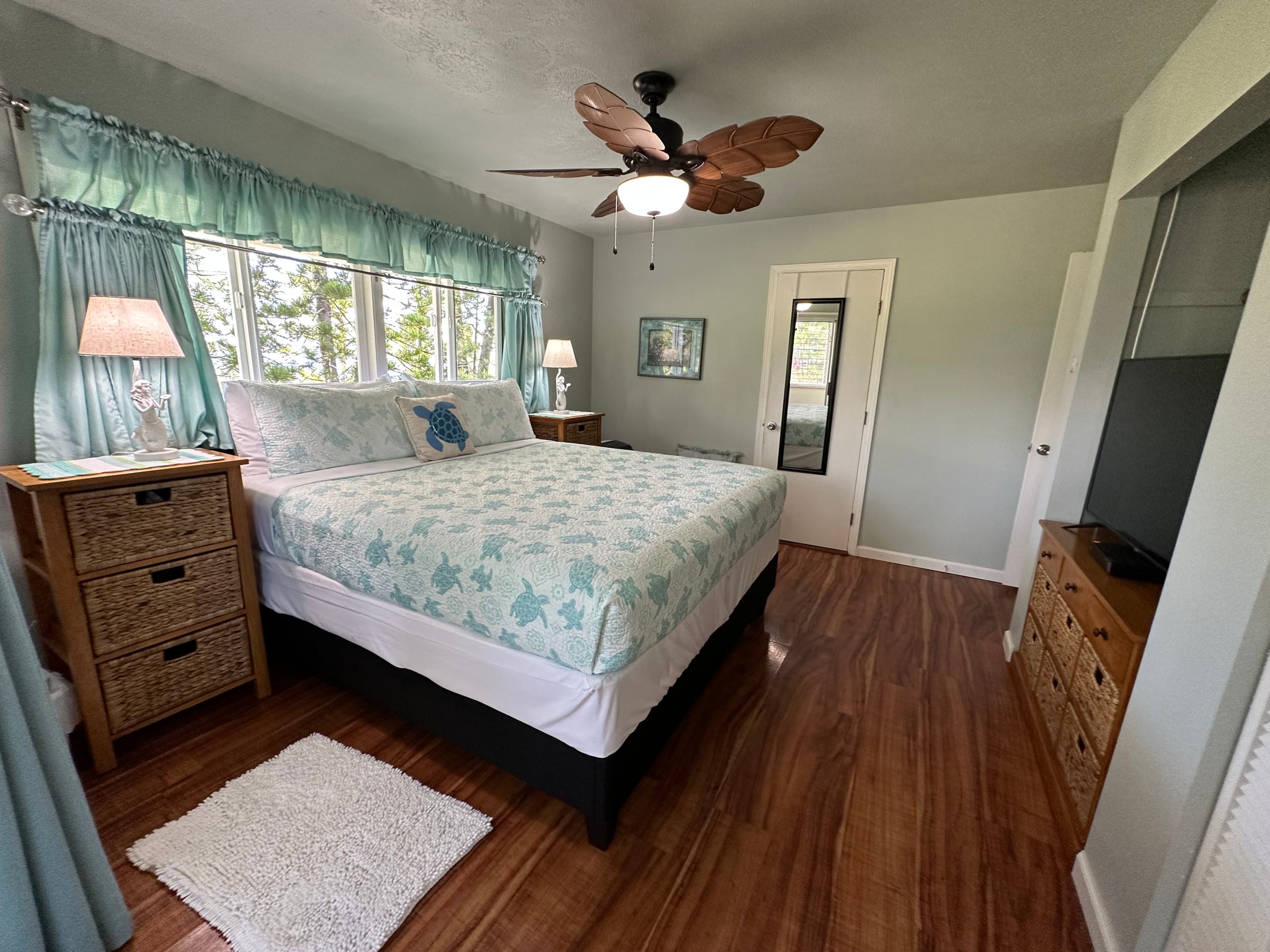 Home in Keaau · ★5.0 · 4 bedrooms · 6 beds · 2 private baths - Image 21