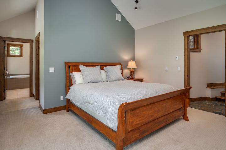 Secondary queen bedroom with jack and Jill bathroom closet. 