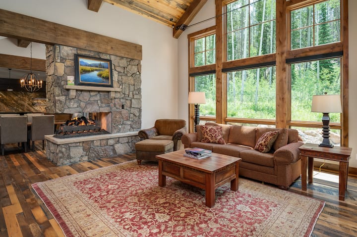 1st floor living room with stunning fire feature 