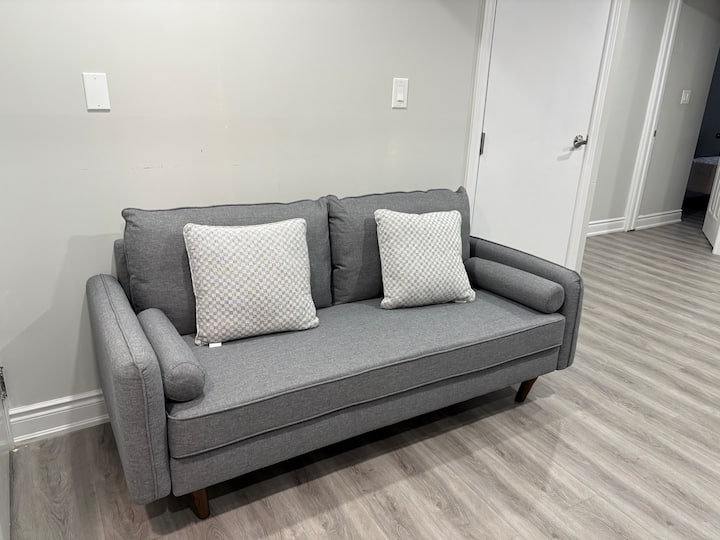 2br Private Suite | Ensuite | Near Utsc | Pets Ok - Pickering