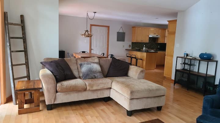 Peaceful 3 Br Lakefront Retreat - Bracebridge