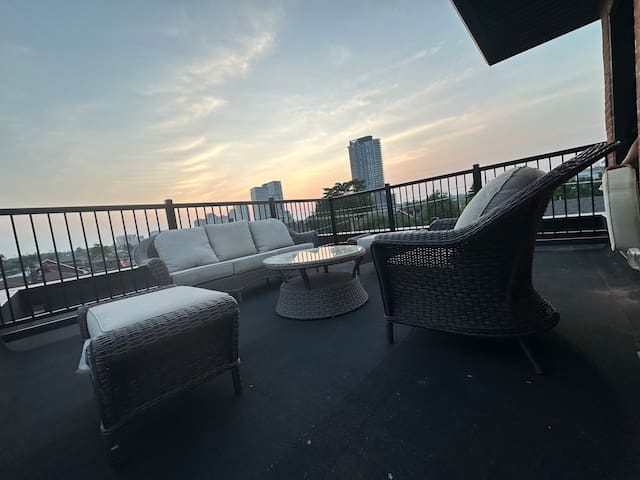 The Toronto Vibe – Unforgettable