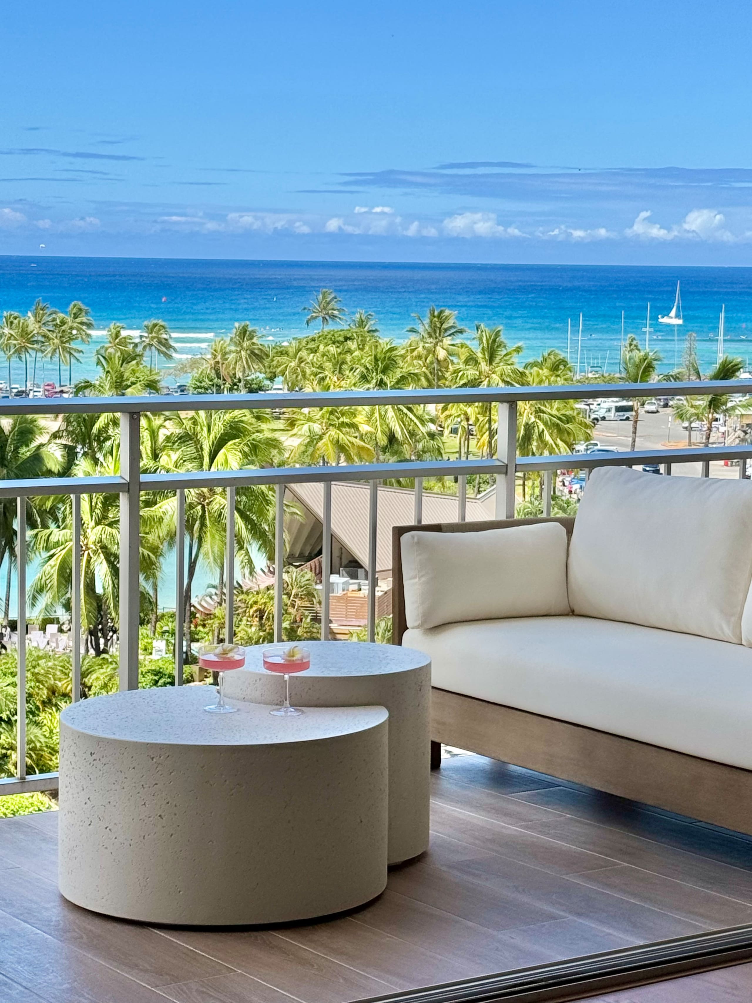 Condo in Honolulu · ★4.97 · 1 bedroom · 2 beds · 1 private bath - Image 2