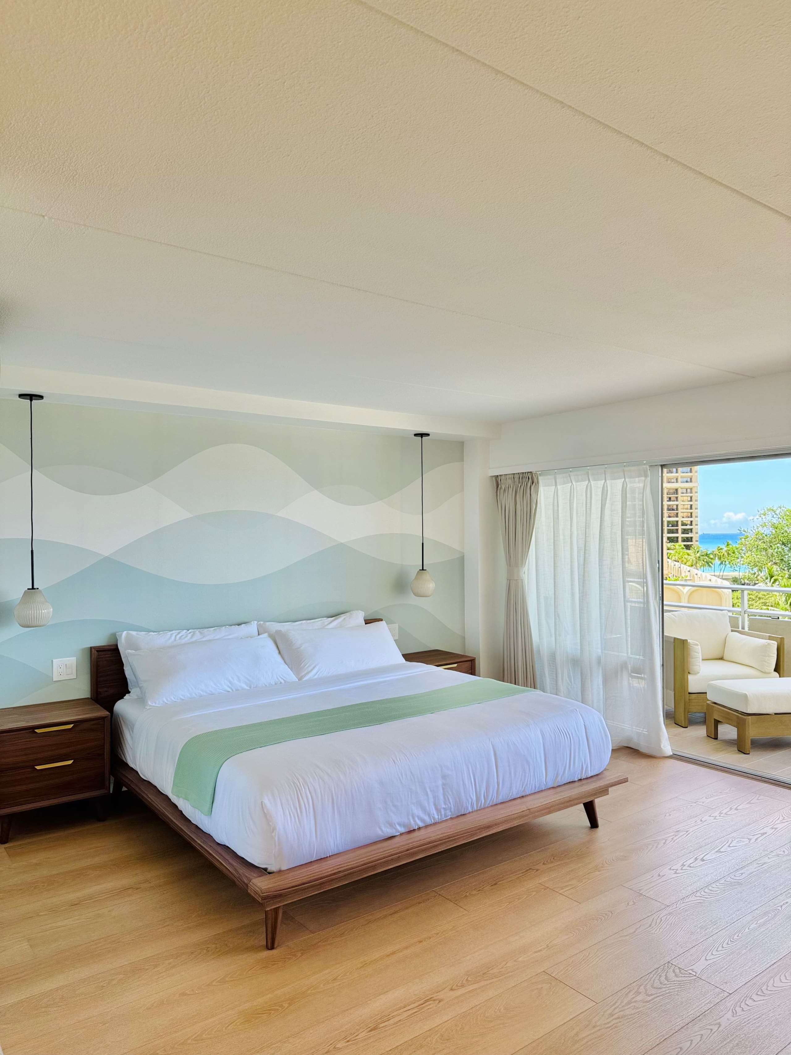Condo in Honolulu · ★4.97 · 1 bedroom · 2 beds · 1 private bath - Image 13